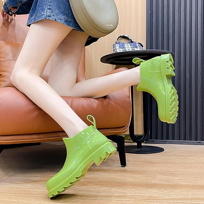 Women's PVC Lug Sole Ankle Rain Boots Comfort Round Toe Waterproof Low Chunky Platform Non-Slip Mid Top Garden Chelsea Short Galoshes for Outdoor Work
