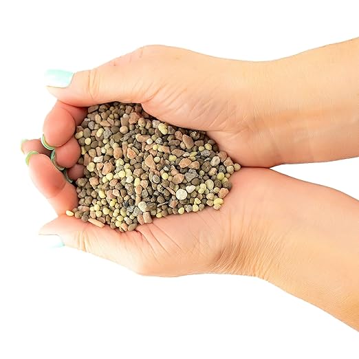 Premium 13-3-13 All-Season Fast Acting Landscape and Ornamental Fertilizer by Gardenera - Promotes Biomass Growth and Vibrant Leaf Color - 4 Quarts