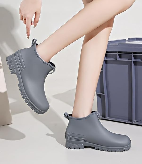 Women's Short Rain Boots Non-slip Wear-Resistant Short Boots Outdoor Work Garden Boots Fashionable Waterproof Ankle Rain Boots