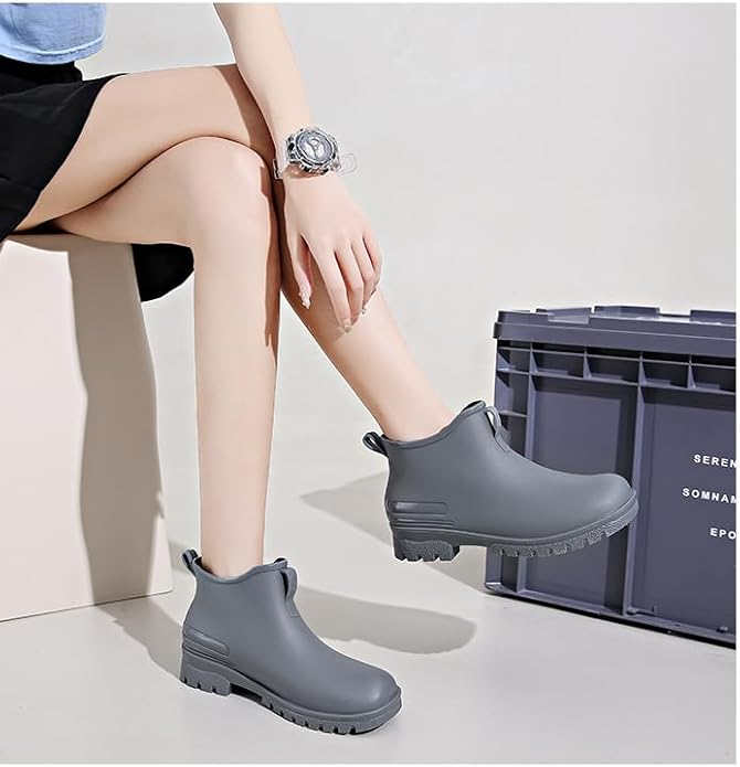 Women's Short Rain Boots Non-slip Wear-Resistant Short Boots Outdoor Work Garden Boots Fashionable Waterproof Ankle Rain Boots