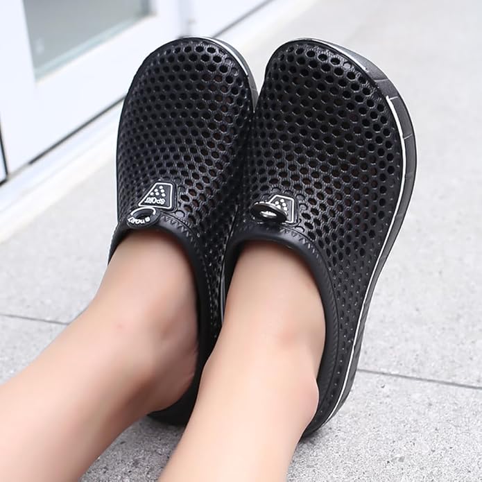 xsby Summer Breathable Mesh Sandals Beach Footwear Anti-Slip Garden Clog Shoes