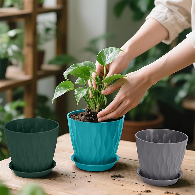 GARDIFE 7/6.5/6/5.5/5/4.5/4 inch Plant Pots, 7 Pack Flower Pots Indoor Outdoor, Planters with Drainage Holes and Tray Saucers (Color-Green)