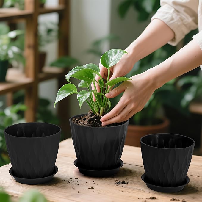 GARDIFE 7/6.5/6/5.5/5/4.5/4 inch Plant Pots, 7 Pack Flower Pots Indoor Outdoor, Planters with Drainage Holes and Tray Saucers (Black)