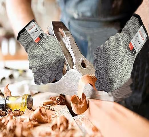 Cut Resistant Gloves, 4 Pairs of Food Grade Cut Resistant Gloves, Cutting Gloves for Kitchen, Oyster Shucking, Fish Fillet Processing, Carving Wood and Gardening(Medium)