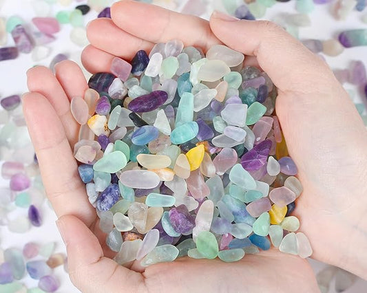 QINJIEJIE 1.5lbs 680g Fluorite Crystal Gravel Stones Tumbled Stone Polished Rocks Colorful Crushed Reiki Healing Quartz Home Decoration Aquarium Tank Succulent Vase Filler Landscape Bottom Ornament