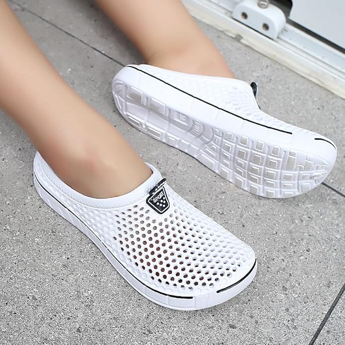 xsby Summer Breathable Mesh Sandals Beach Footwear Anti-Slip Garden Clog Shoes