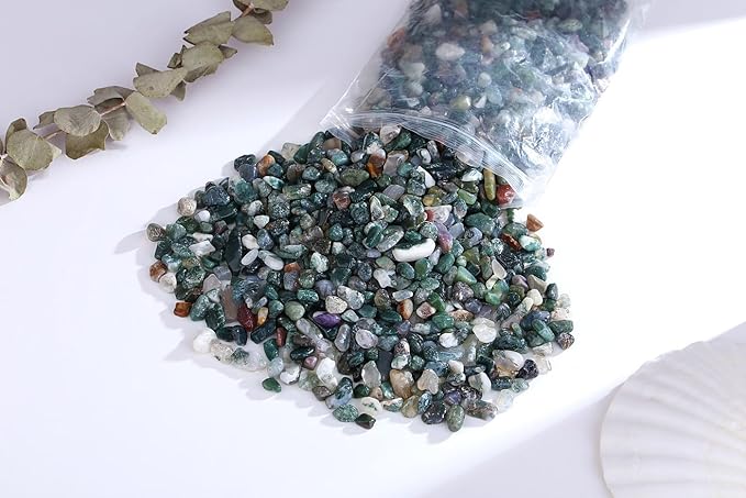 QINJIEJIE Aquatic Agate Crystals Chips Natural Stone Gravel Bulk Crushed Rocks Pieces Polished Quartz Stone 0.55Lbs Decorative Fish Tank Pebbles Vase Filler Irregular Shaped Tumbled Gemstone for Home