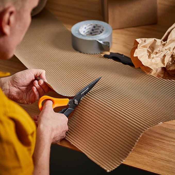 Fiskars Garden Scissors, 7-in-1 Garden Shears Multi-Tool with Sheath, Great for Plant Trimming, Cutting Nursery Pots, Bags, and Wire