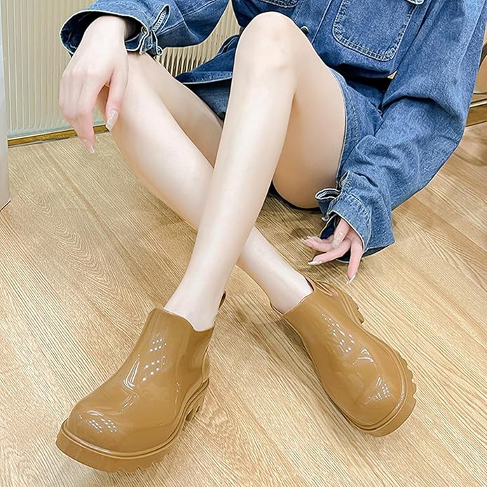 Women's PVC Lug Sole Ankle Rain Boots Comfort Round Toe Waterproof Low Chunky Platform Non-Slip Mid Top Garden Chelsea Short Galoshes for Outdoor Work