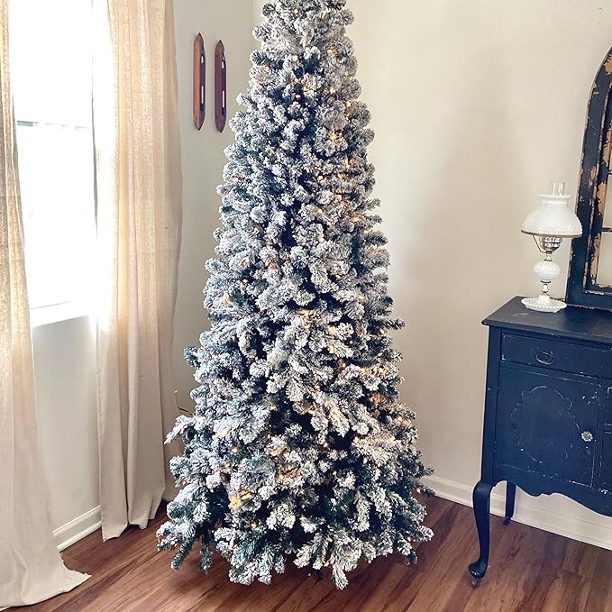 Fraser Hill Farm 7.5-Ft. Alaskan Pine Flocked Artificial Christmas Tree with Warm White LED Lights and Stand, Prelit Foldable Fake Tree with Realistic Snowy Foliage for Home Decoration